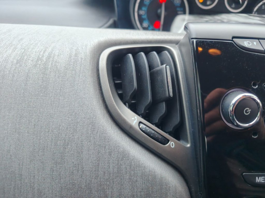 Used Chrysler Ypsilon 2011 for sale - 76867596: Photo 47