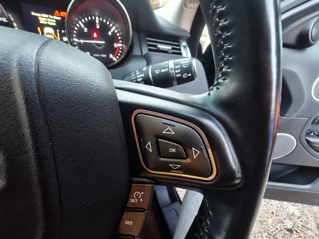 Used Land Rover Range Rover Evoque 2015 for sale - 76631823: Photo 40