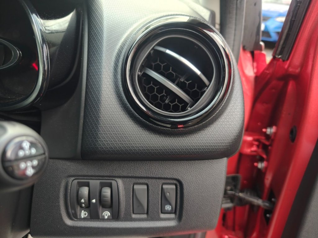 Used Renault Clio 2019 for sale - 76851074: Photo 38