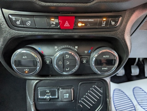 Used Jeep Renegade 2017 for sale - 75709539: Photo 46
