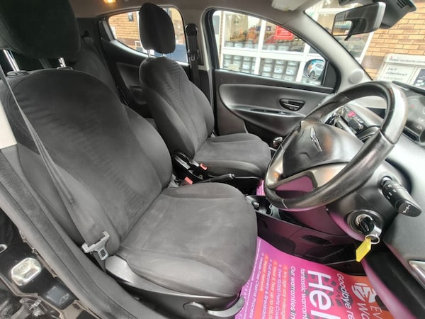 Used Chrysler Ypsilon 2013 for sale - 76297043: Photo 12