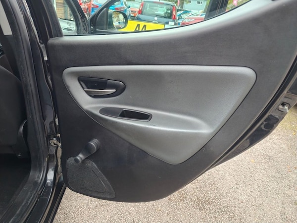 Used Chrysler Ypsilon 2013 for sale - 76297043: Photo 36