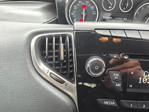 Used Chrysler Ypsilon 2013 for sale - 76297043: Photo 50