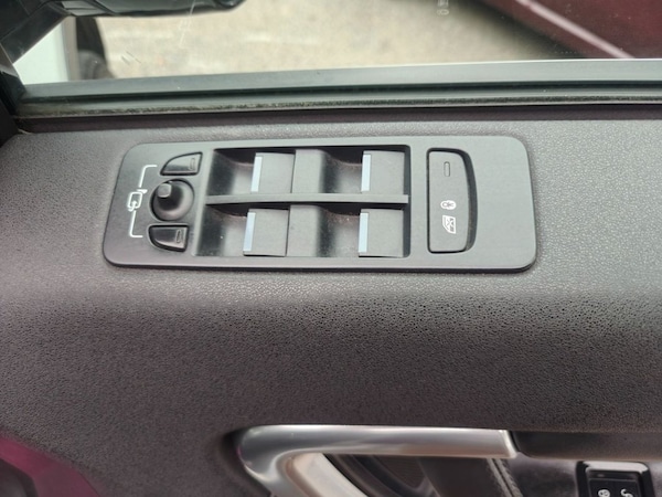 Used Land Rover Discovery Sport 2015 for sale - 76139849: Photo 39