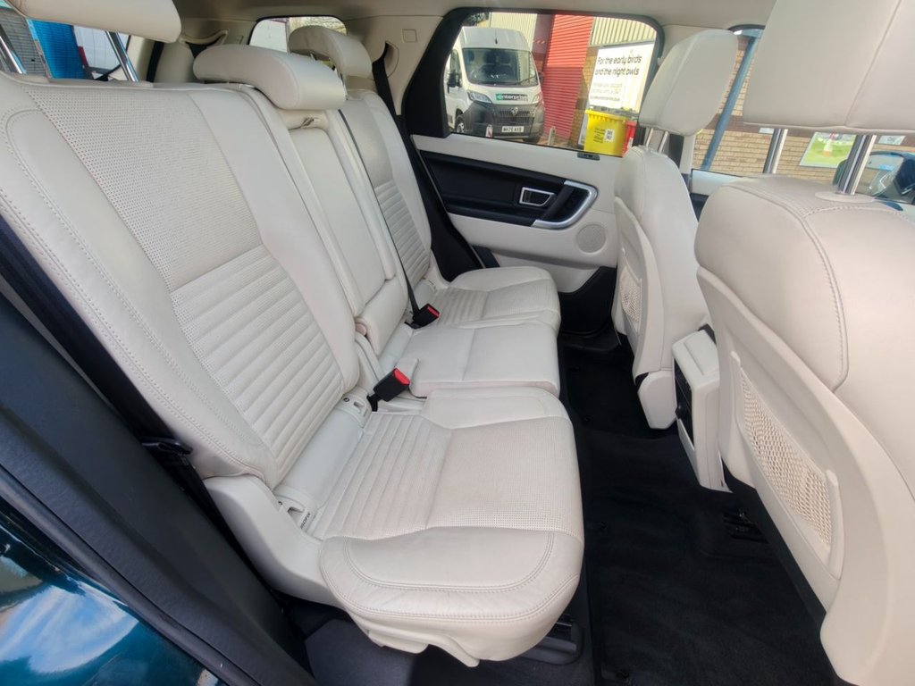 Used Land Rover Discovery Sport 2015 for sale - 78074274: Photo 15