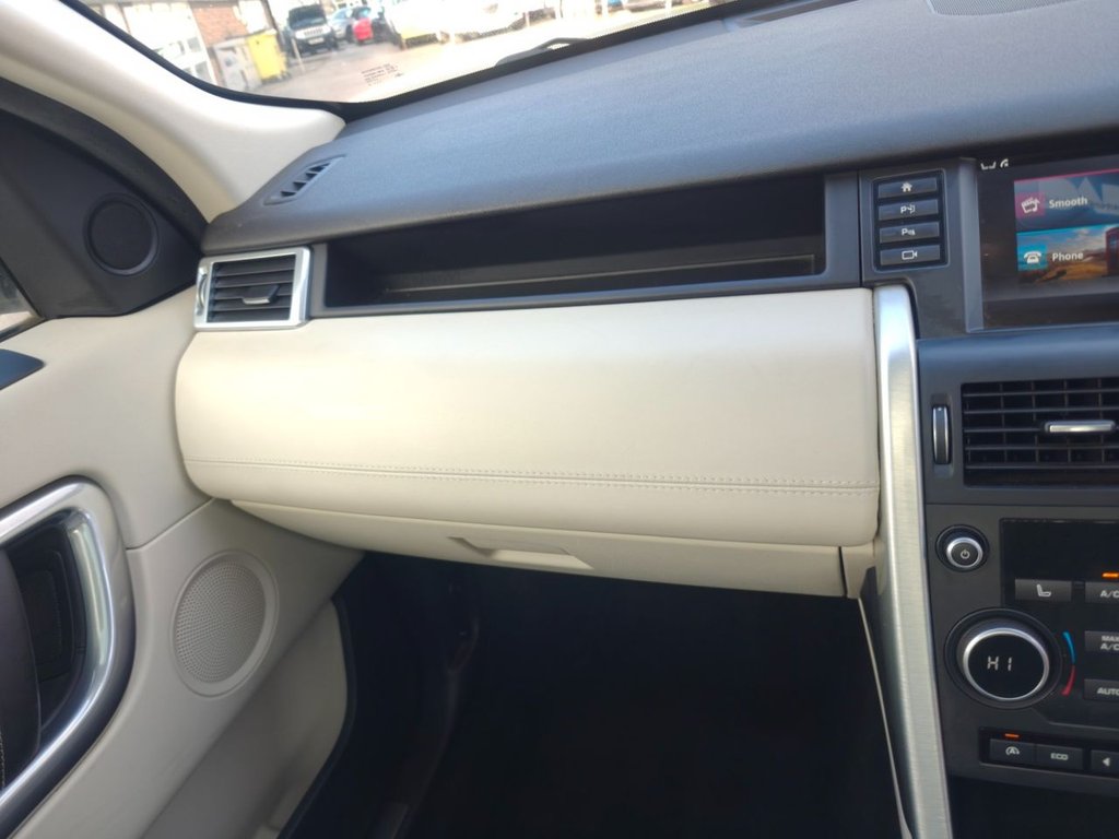 Used Land Rover Discovery Sport 2015 for sale - 78074274: Photo 17