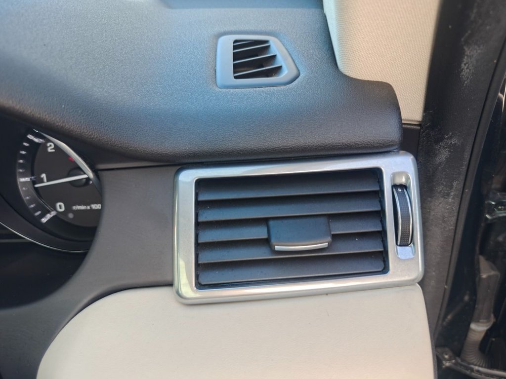 Used Land Rover Discovery Sport 2015 for sale - 78074274: Photo 41