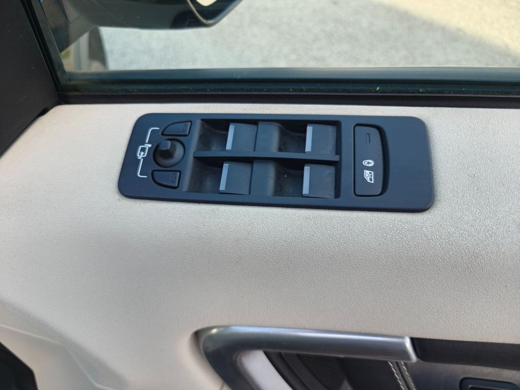 Used Land Rover Discovery Sport 2015 for sale - 78074274: Photo 42