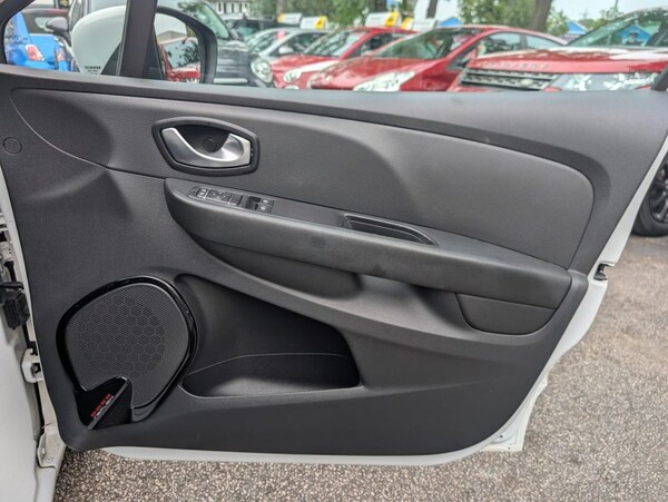 Used Renault Clio 2017 for sale - 75554053: Photo 16