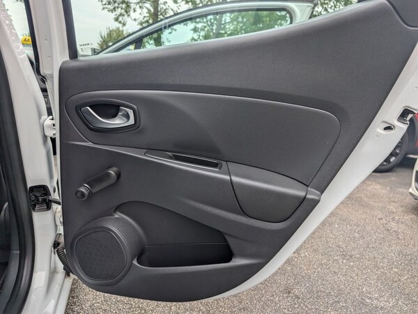 Used Renault Clio 2017 for sale - 75554053: Photo 25