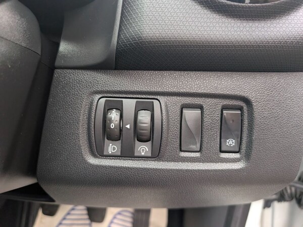 Used Renault Clio 2017 for sale - 75554053: Photo 47