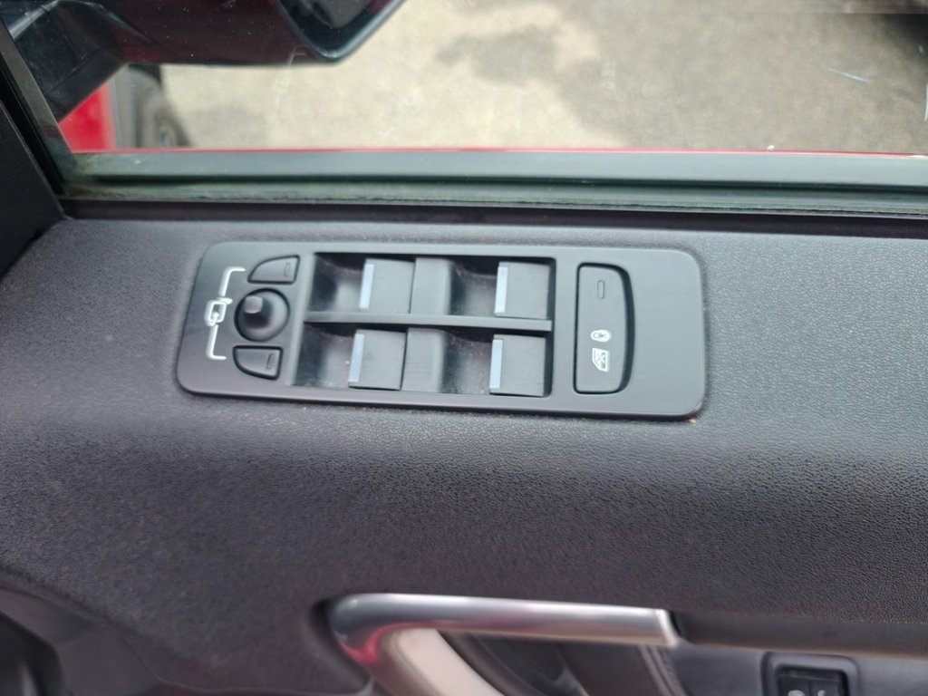 Used Land Rover Discovery Sport 2015 for sale - 77780647: Photo 49