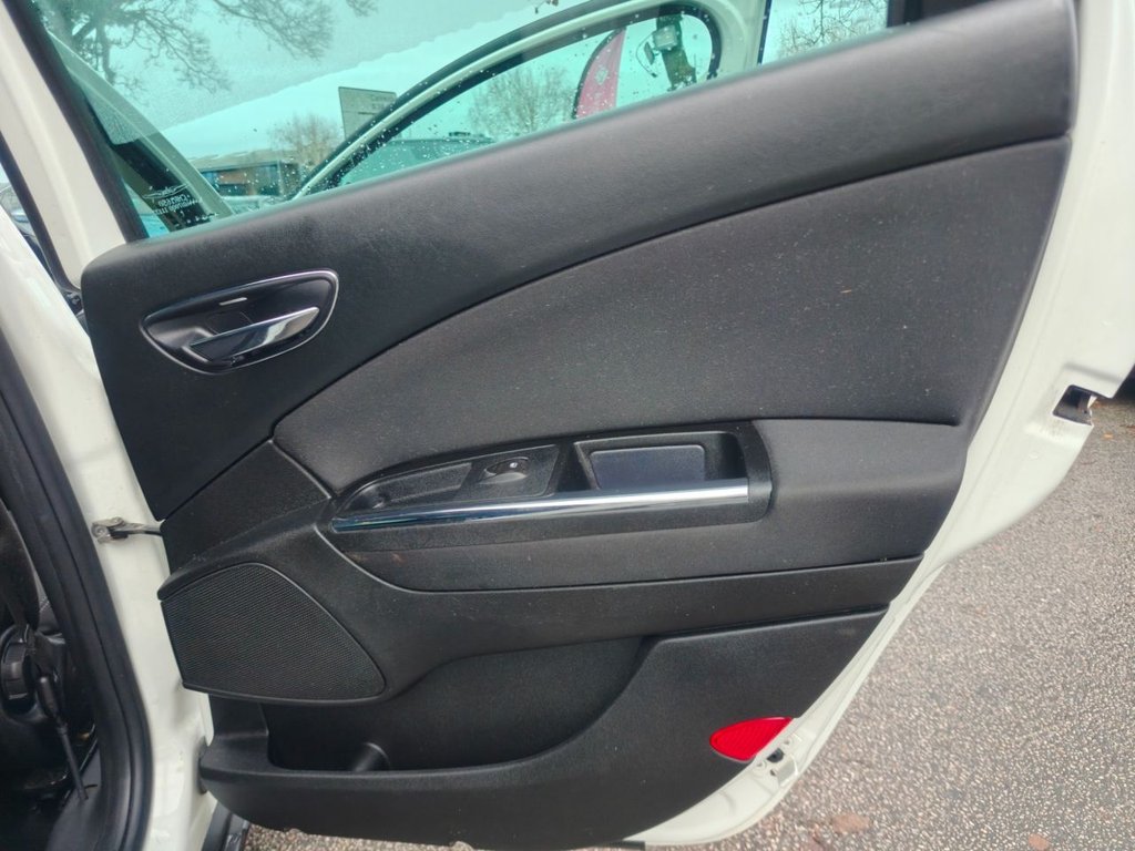 Used Chrysler Delta 2012 for sale - 77188221: Photo 27