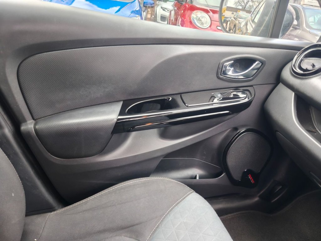 Used Renault Clio 2015 for sale - 77667055: Photo 19