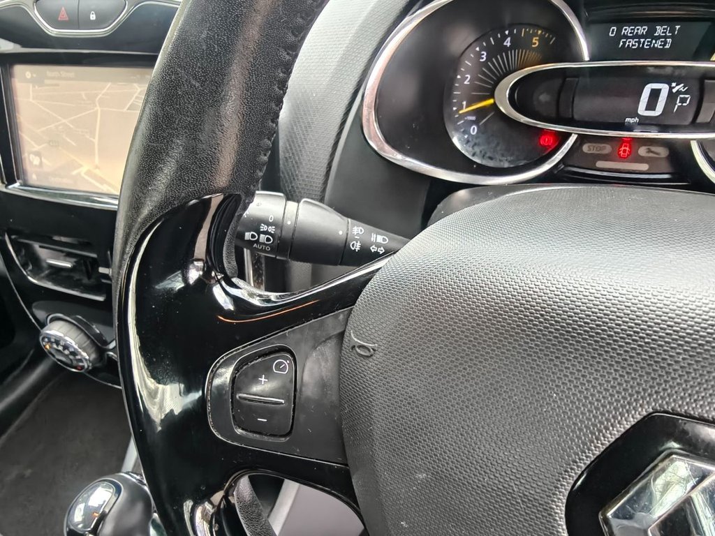 Used Renault Clio 2015 for sale - 77667055: Photo 42