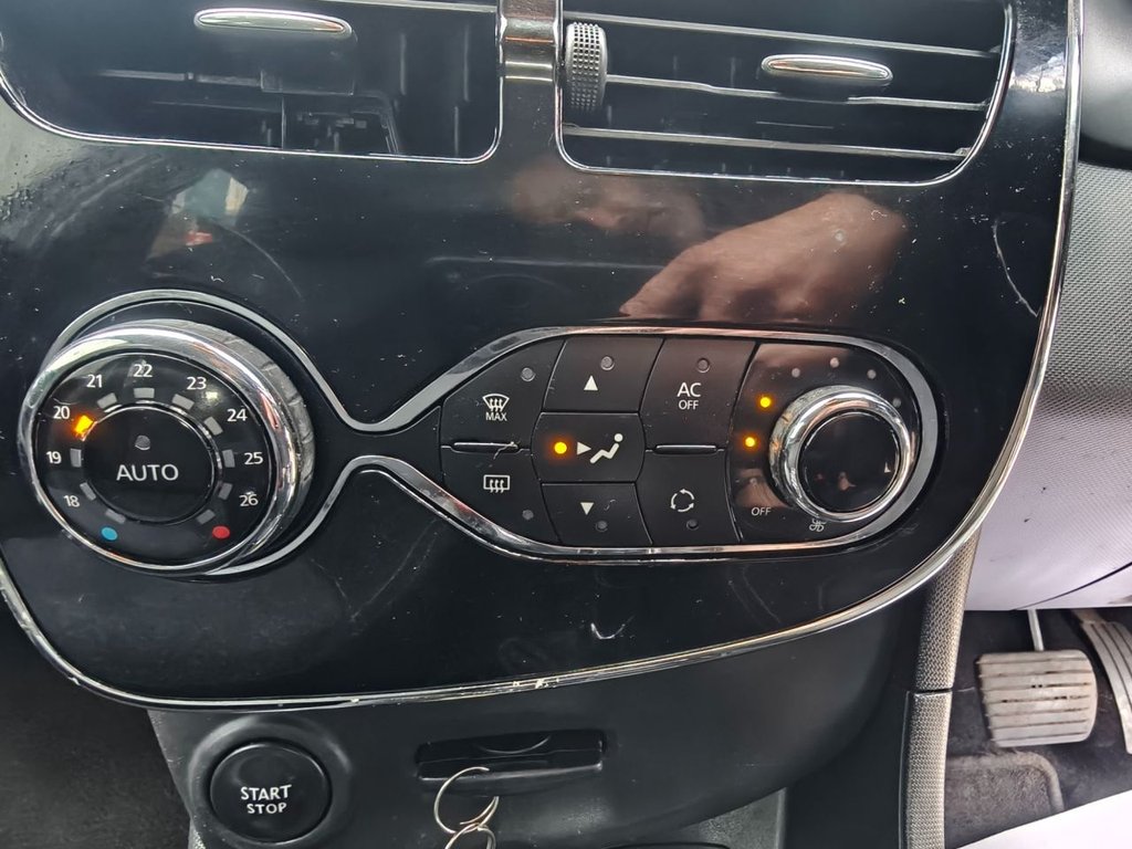 Used Renault Clio 2015 for sale - 77667055: Photo 45