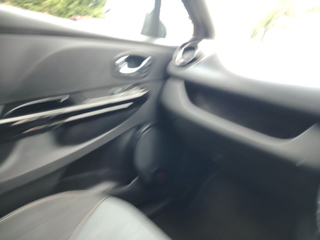 Used Renault Clio 2015 for sale - 77667055: Photo 50