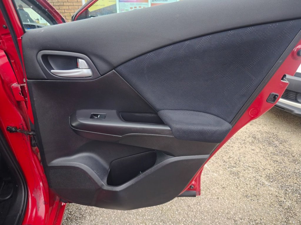 Used Honda Civic 2013 for sale - 77884989: Photo 32