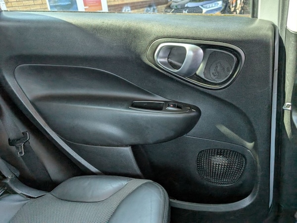Used Fiat 500L 2014 for sale - 74318722: Photo 33