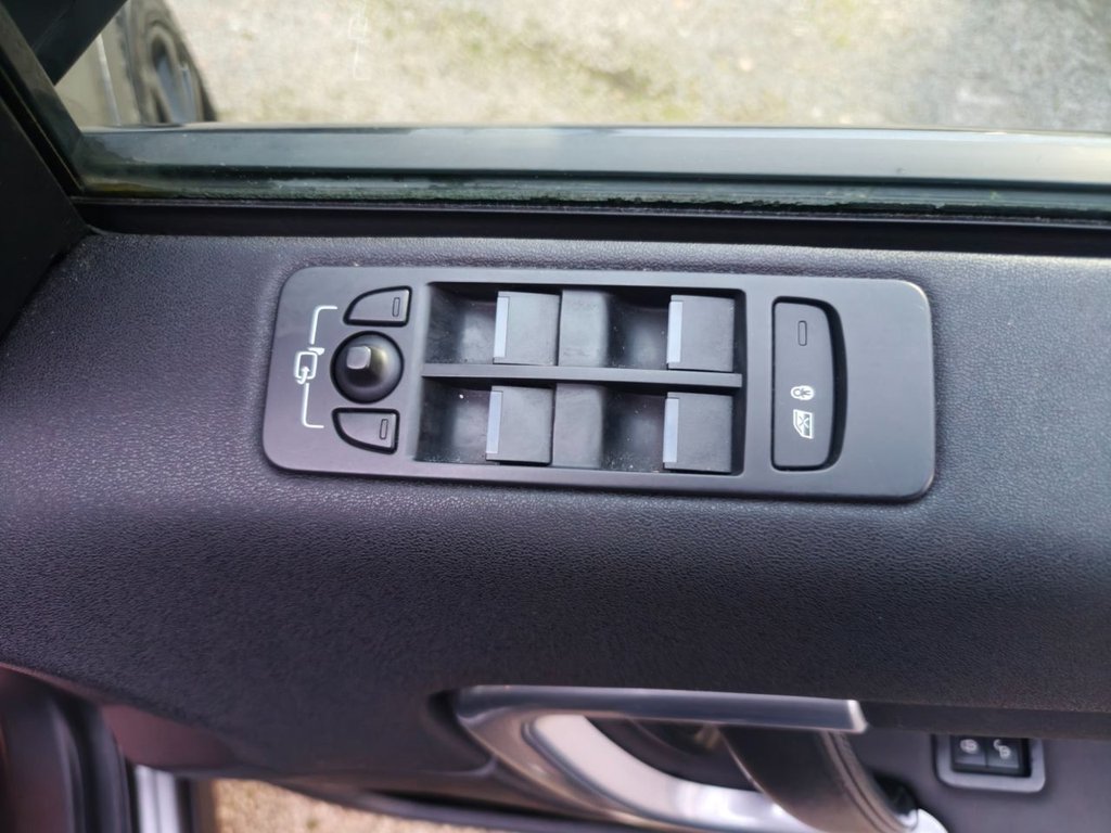 Used Land Rover Discovery Sport 2015 for sale - 77725707: Photo 35