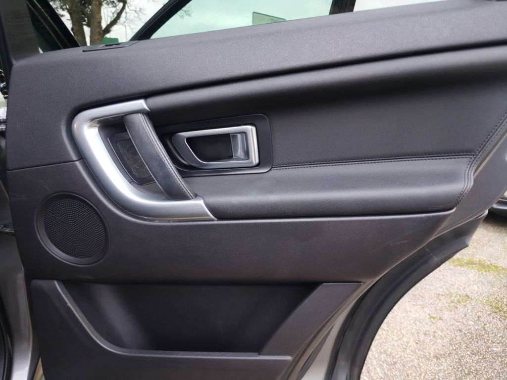 Used Land Rover Discovery Sport 2015 for sale - 77725707: Photo 48