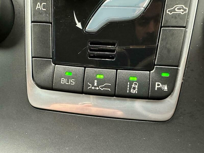 Used Volvo V60 2013 for sale - 76879486: Photo 25