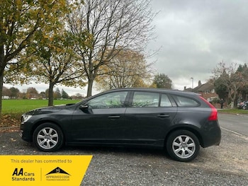 Used Volvo V60 2013 for sale - 76239209: Photo