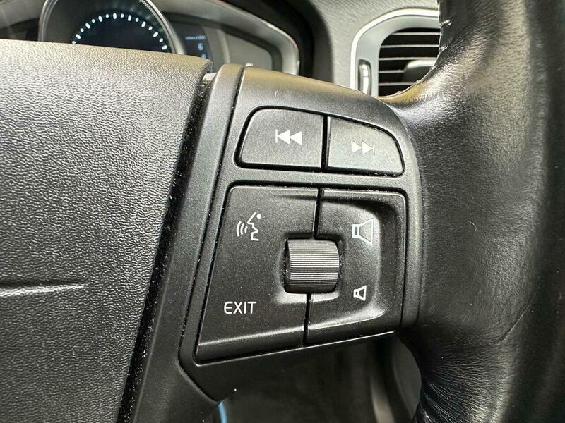 Used Volvo V60 2013 for sale - 76947149: Photo 28