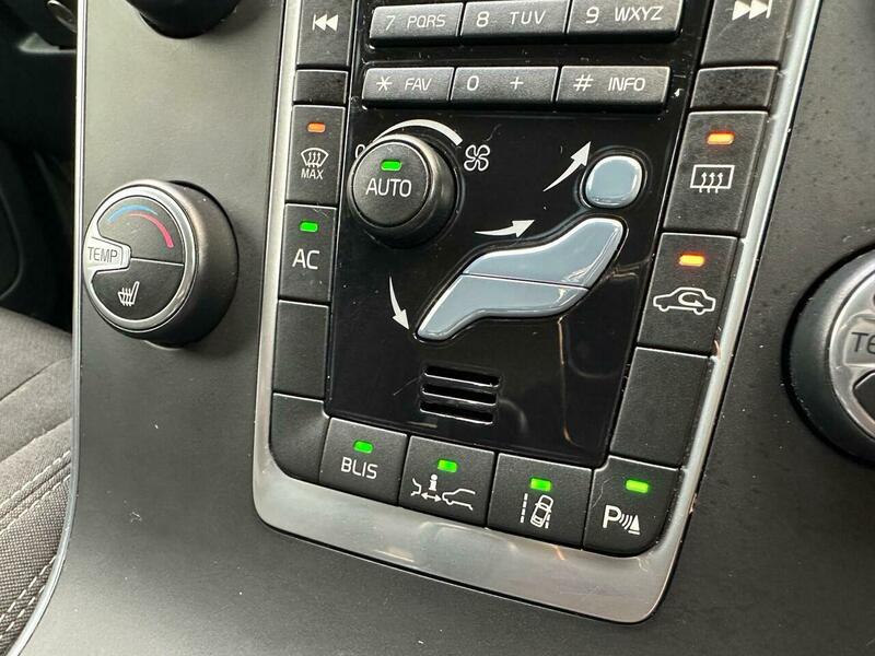 Used Volvo V60 2013 for sale - 76947149: Photo 30