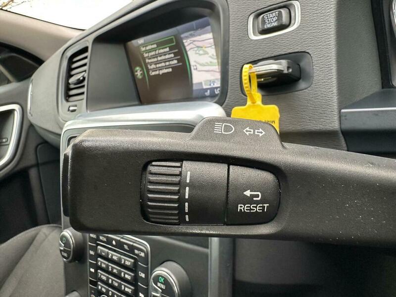 Used Volvo V60 2013 for sale - 76947149: Photo 31