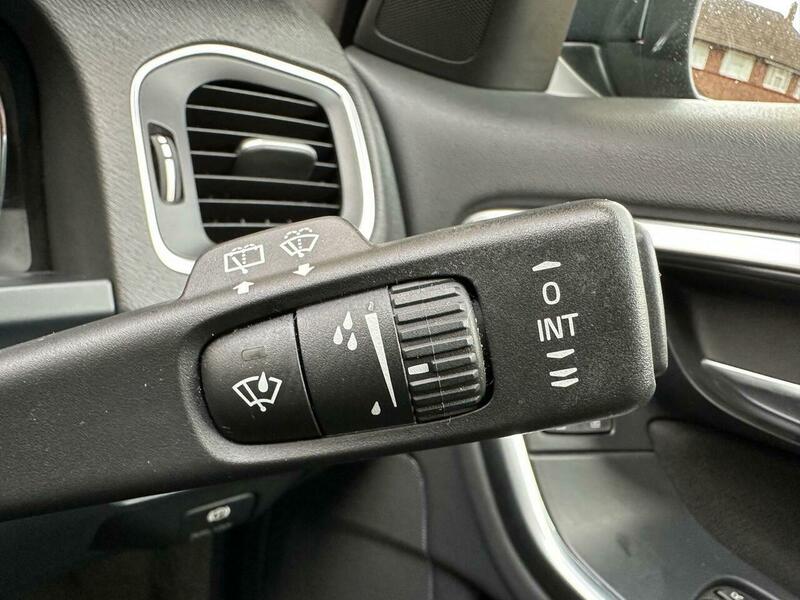 Used Volvo V60 2013 for sale - 76947149: Photo 33