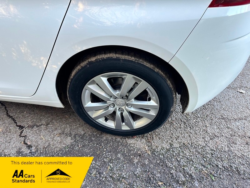 Used Peugeot 308 2014 for sale - 76947171: Photo 22