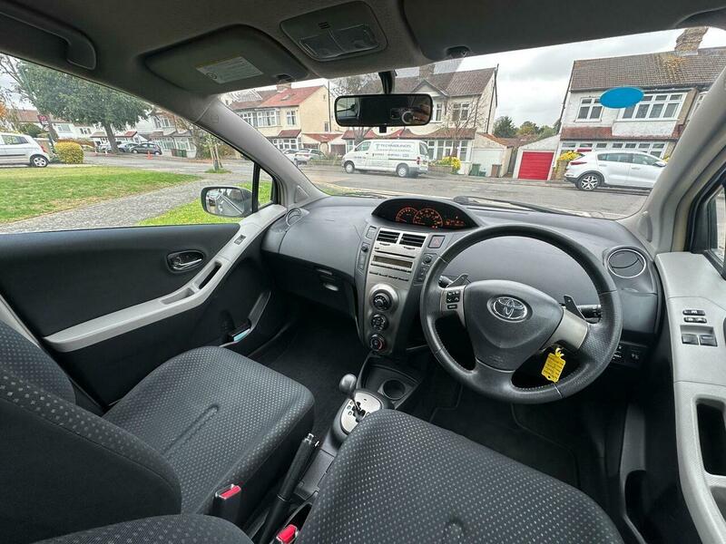 Used Toyota Yaris 2010 for sale - 76879418: Photo 17