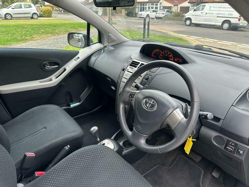 Used Toyota Yaris 2010 for sale - 76879418: Photo 19