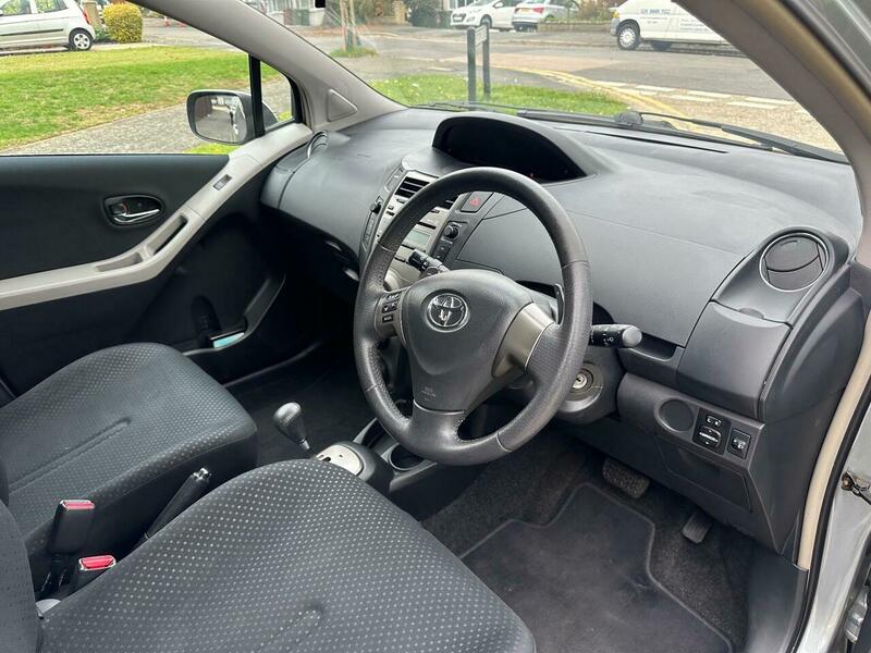 Used Toyota Yaris 2010 for sale - 76879418: Photo 20