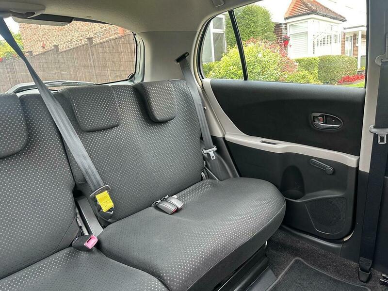 Used Toyota Yaris 2010 for sale - 76879418: Photo 23