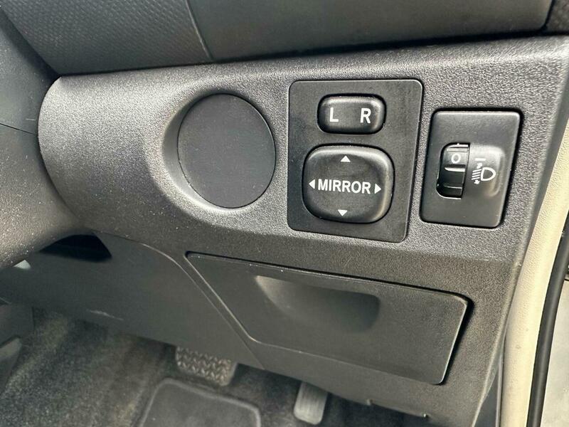 Used Toyota Yaris 2010 for sale - 76879418: Photo 30