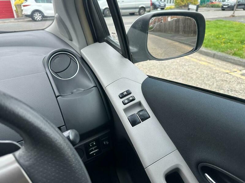 Used Toyota Yaris 2010 for sale - 76879418: Photo 37