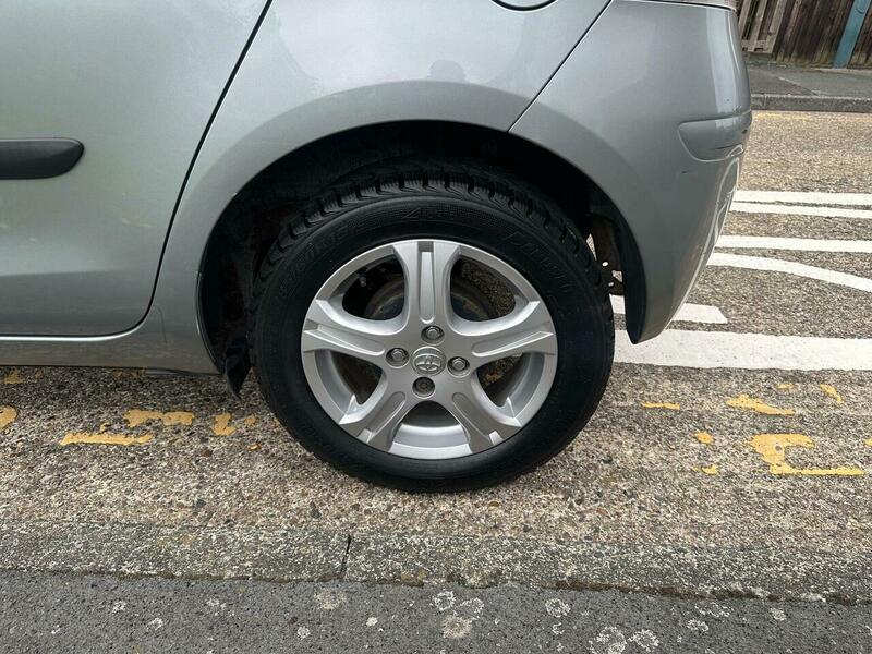 Used Toyota Yaris 2010 for sale - 76879418: Photo 38