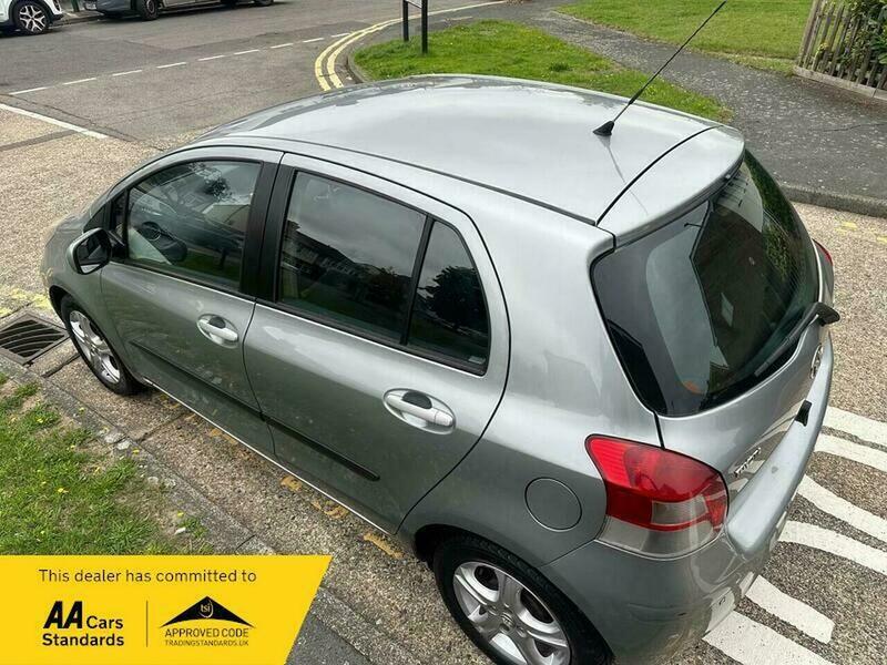 Used Toyota Yaris 2010 for sale - 76879418: Photo 5