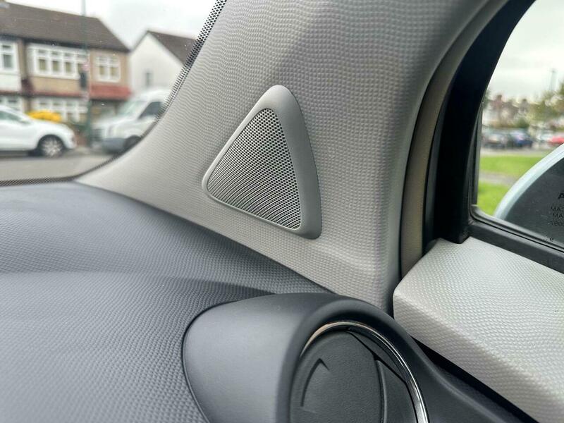 Used Toyota Yaris 2010 for sale - 76879418: Photo 50