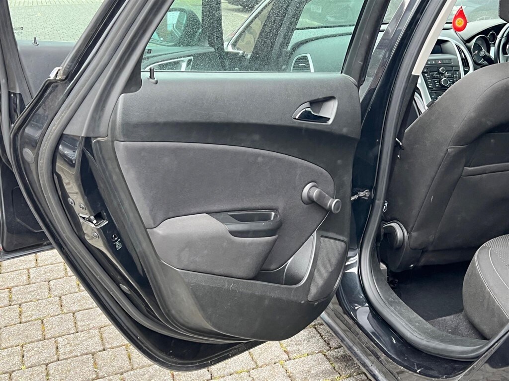 Used Vauxhall Astra 2013 for sale - 78042409: Photo 37