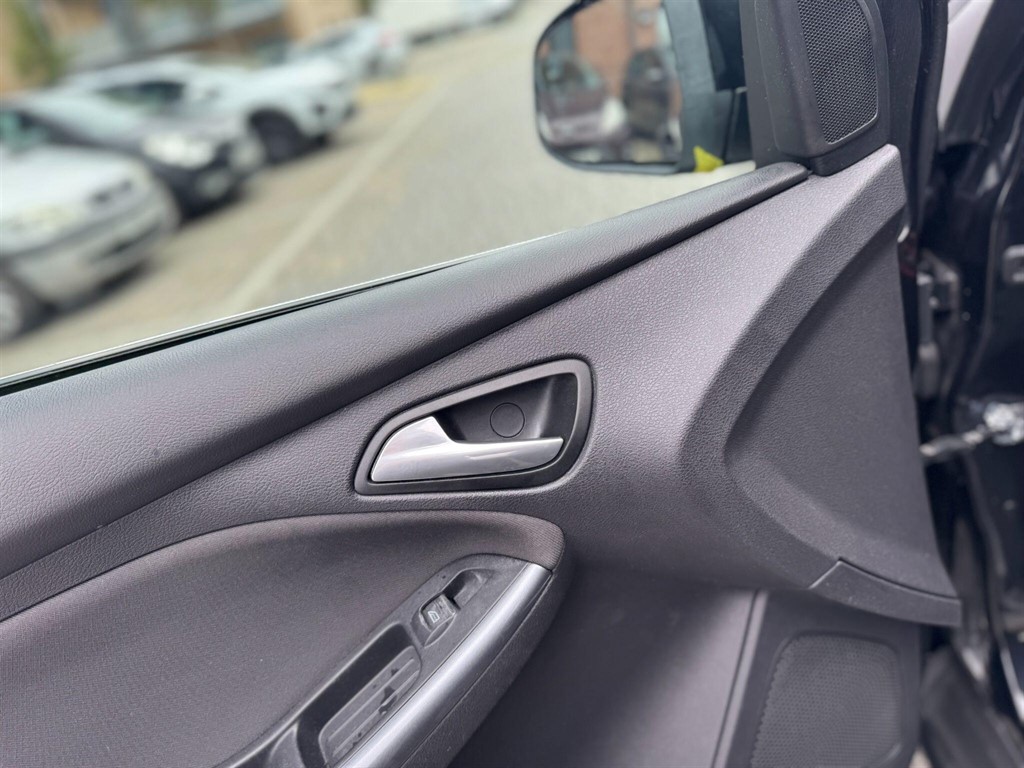 Used Ford Focus 2012 for sale - 76067228: Photo 21