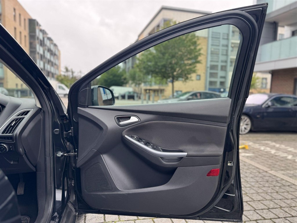 Used Ford Focus 2012 for sale - 76067228: Photo 24