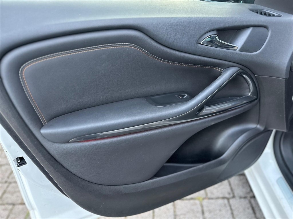 Used Vauxhall Zafira Tourer 2015 for sale - 76390305: Photo 17