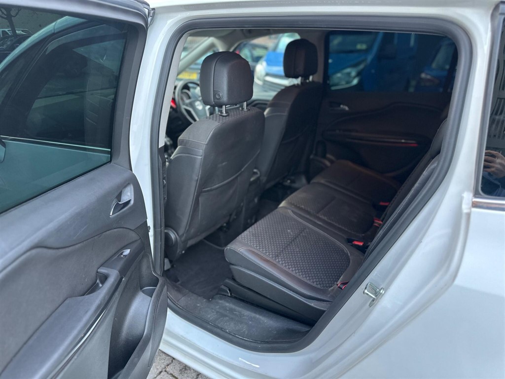 Used Vauxhall Zafira Tourer 2015 for sale - 76390305: Photo 21