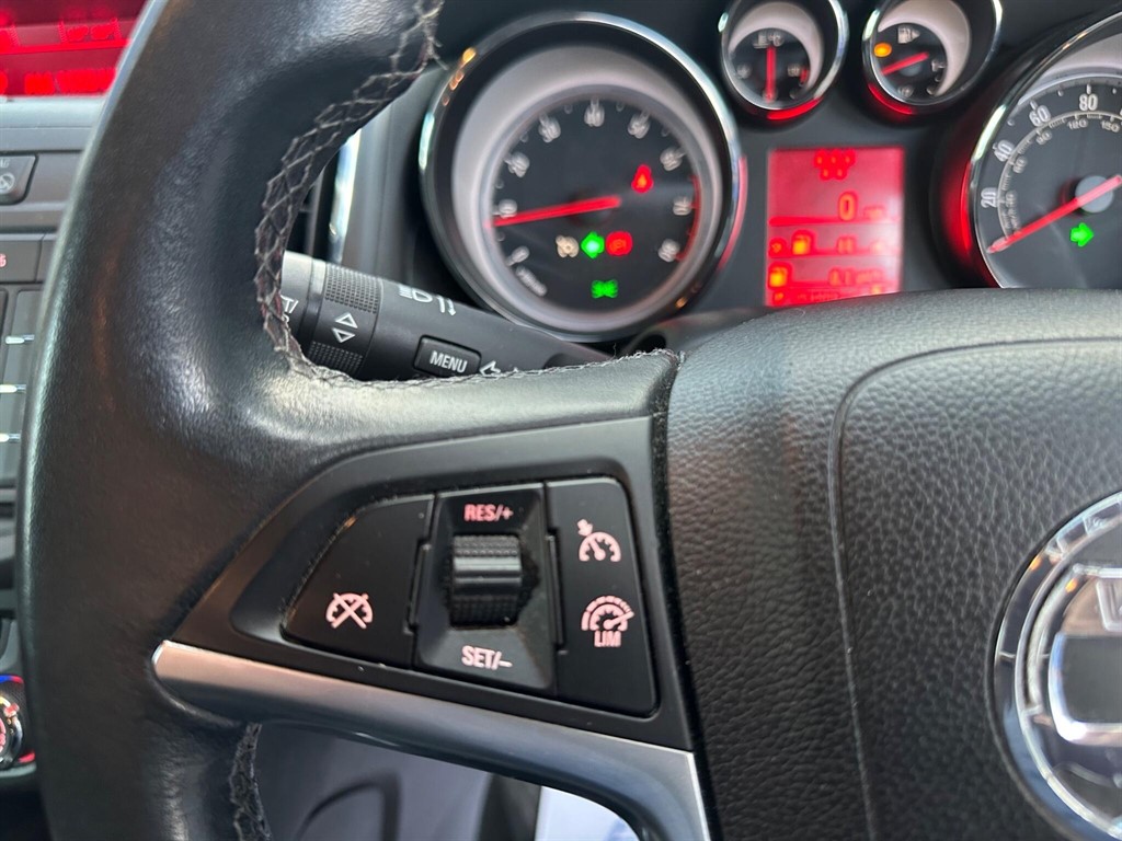 Used Vauxhall Zafira Tourer 2015 for sale - 76390305: Photo 34