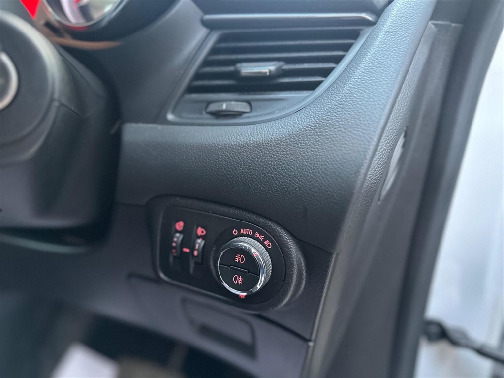 Used Vauxhall Zafira Tourer 2015 for sale - 76390305: Photo 46