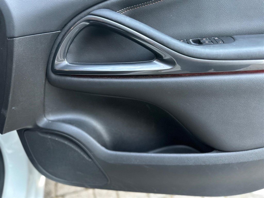 Used Vauxhall Zafira Tourer 2015 for sale - 76390305: Photo 48