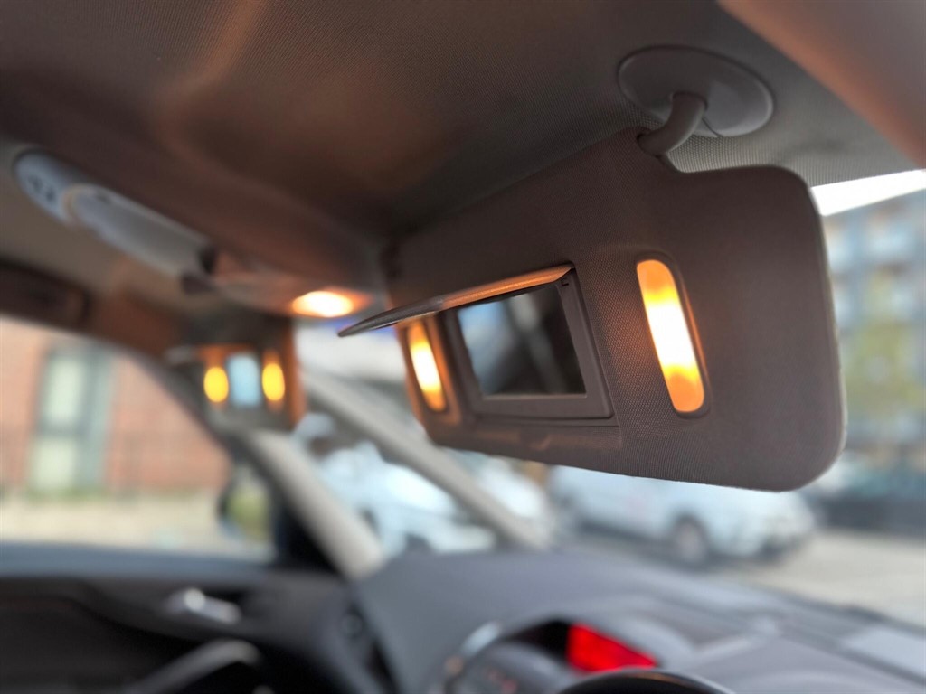 Used Vauxhall Zafira Tourer 2015 for sale - 76390305: Photo 64